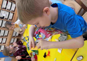 Robimy kukiełki i bawimy się w teatr