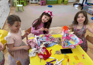 Robimy kukiełki i bawimy się w teatr