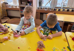 Robimy kukiełki i bawimy się w teatr