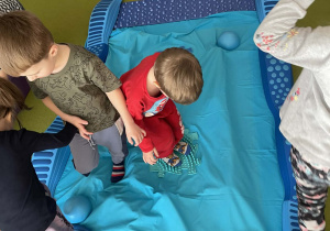 Cztery żywioły - zabawy sensoryczne