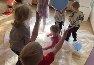 Cztery żywioły - zabawy sensoryczne