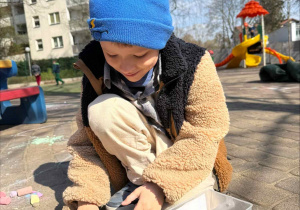 Zabawy na placyku przedszkolnym