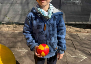 Zabawy na placyku przedszkolnym