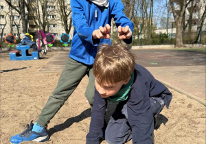 Zabawy na placyku przedszkolnym