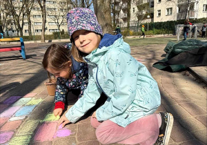 Zabawy na placyku przedszkolnym