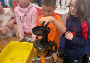 Dzień Marchewki-Robimy Sok