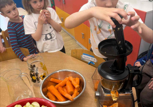 Dzień Marchewki-Robimy Sok