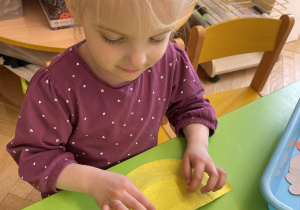 Kurczaczek - praca plastyczna