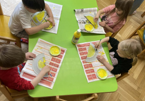 Kurczaczek - praca plastyczna