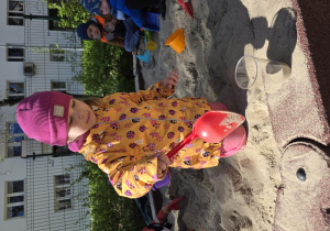 Klub Młodego Odkrywcy- badamy wodę i glebę