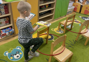 Książkowy tor przeszkód