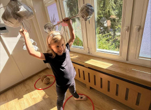 ćwiczenia sportowe z wykorzystaniem ekologicznego sprzętu sportowego