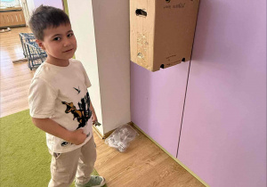 ćwiczenia sportowe z wykorzystaniem ekologicznego sprzętu sportowego