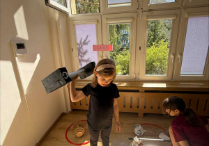 ćwiczenia sportowe z wykorzystaniem ekologicznego sprzętu sportowego