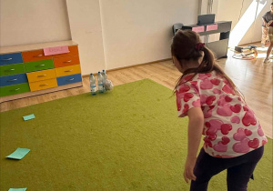 ćwiczenia sportowe z wykorzystaniem ekologicznego sprzętu sportowego