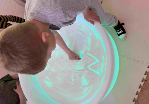 Ziemia - zabawa sensoryczna