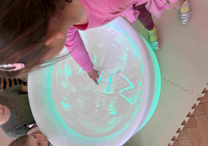 Ziemia - zabawa sensoryczna