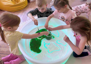 Ziemia - zabawa sensoryczna