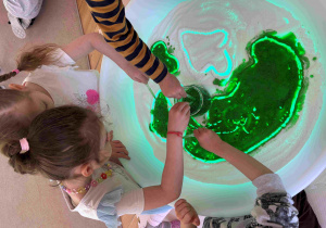 Ziemia - zabawa sensoryczna