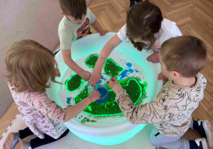 Ziemia - zabawa sensoryczna