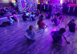 dzieci na zajęciach tanecznych