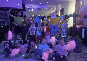 dzieci na zajęciach tanecznych