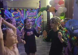 dzieci na zajęciach tanecznych