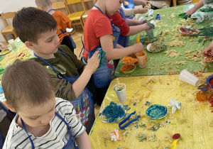 Tydzień włoski - zabawy sensoryczne z makaronem