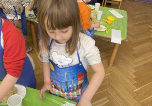 Tydzień włoski - zabawy sensoryczne z makaronem