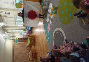 dzieci podczas warsztatów o Japonii