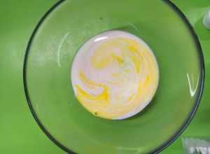 eksperyment na mleku malowane