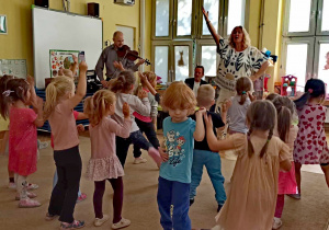 Koncert skrzypcowy "pamiętni z wakacyjnych podróży".