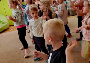 Koncert skrzypcowy "pamiętni z wakacyjnych podróży".