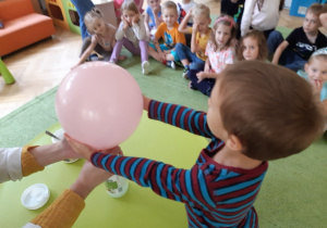 Produkcja dwutlenku węgla, czyli jak nadmuchać balonik bez dmuchania